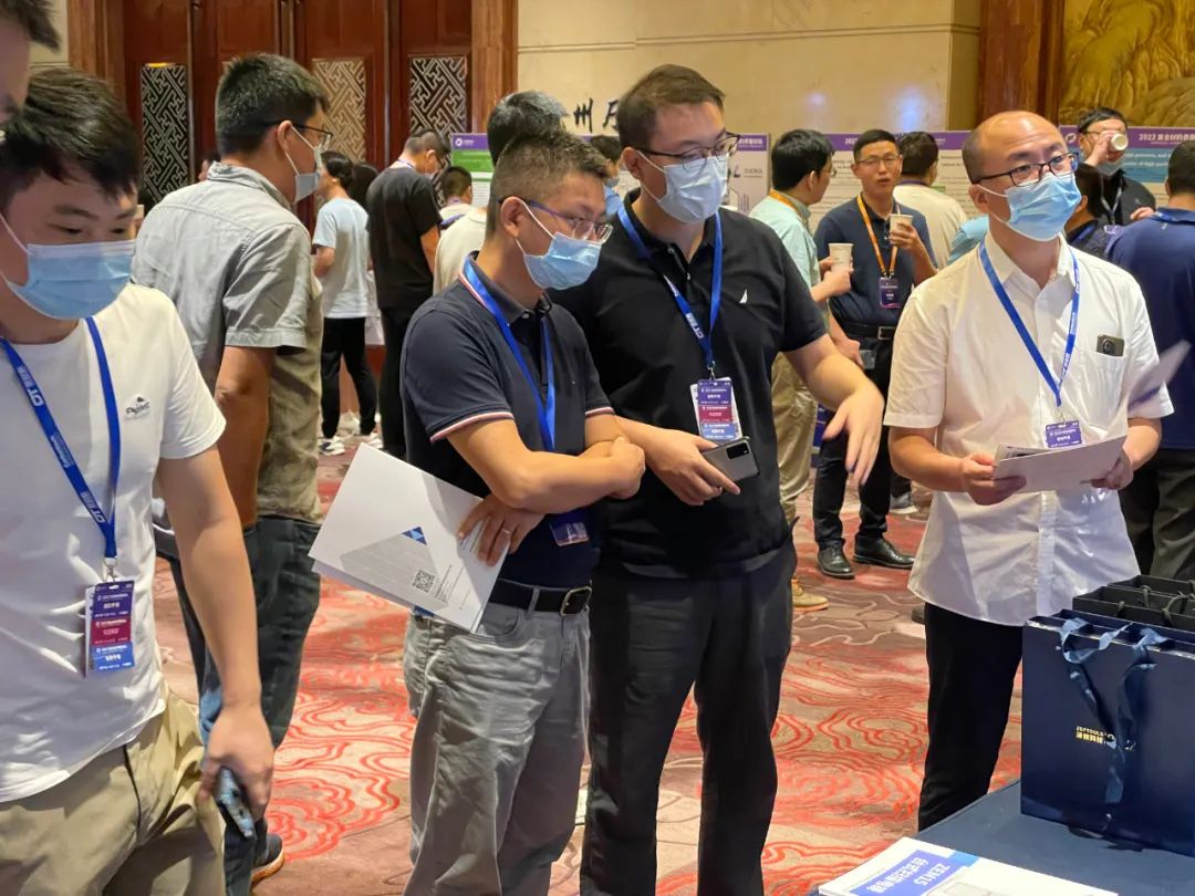 澤攸科技ZEM15臺式掃描電鏡亮相2022寧波復合材料界面論壇(圖4) 圖4 會議現場.jpg